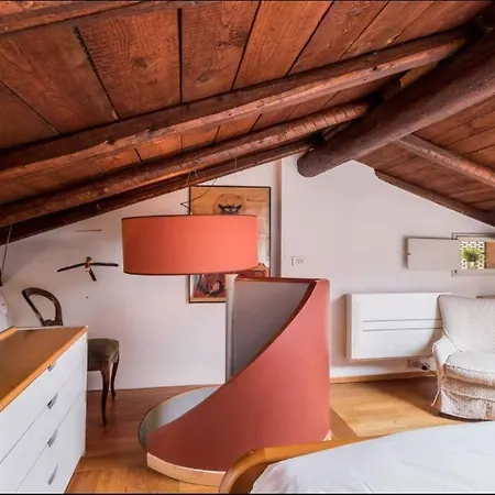 De' Marchi Apartment *
